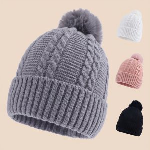 A Stylish Women's Plush Hat